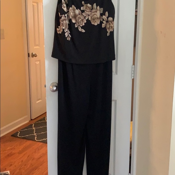 Classy jumpsuit. - Picture 2 of 3